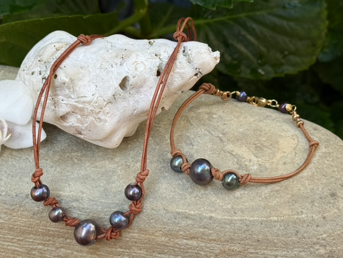 Knotted Black Pearl and leather necklace